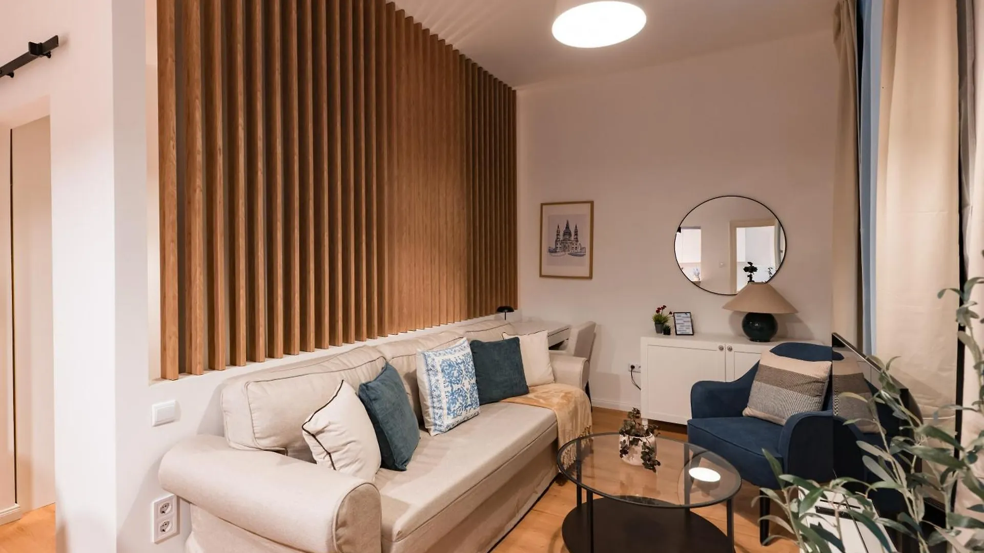 Central Budapest Boutique Blue Gem 0*,