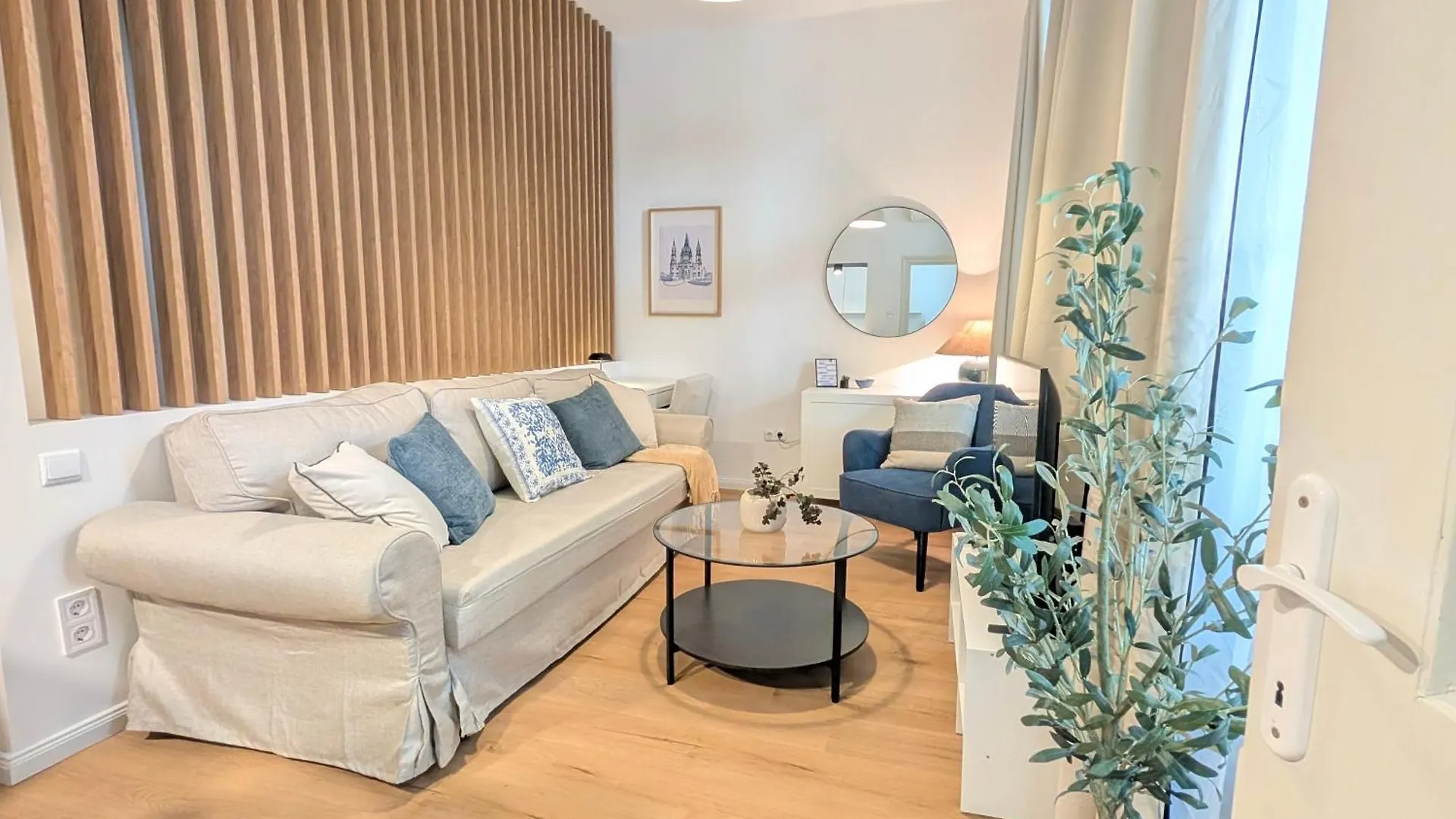 Central Budapest Boutique Blue Gem